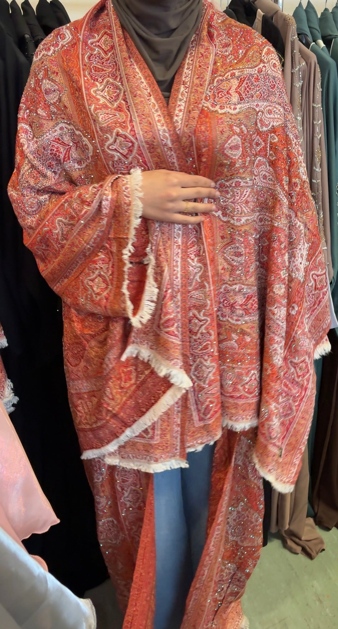 Lachsfarbene Pashmina-Abaya